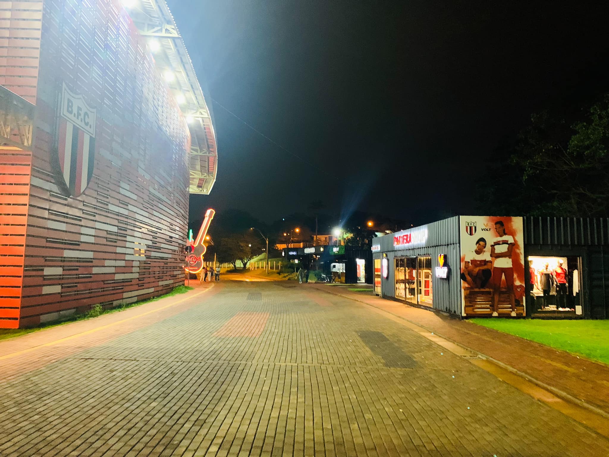 Parte interna do estádio