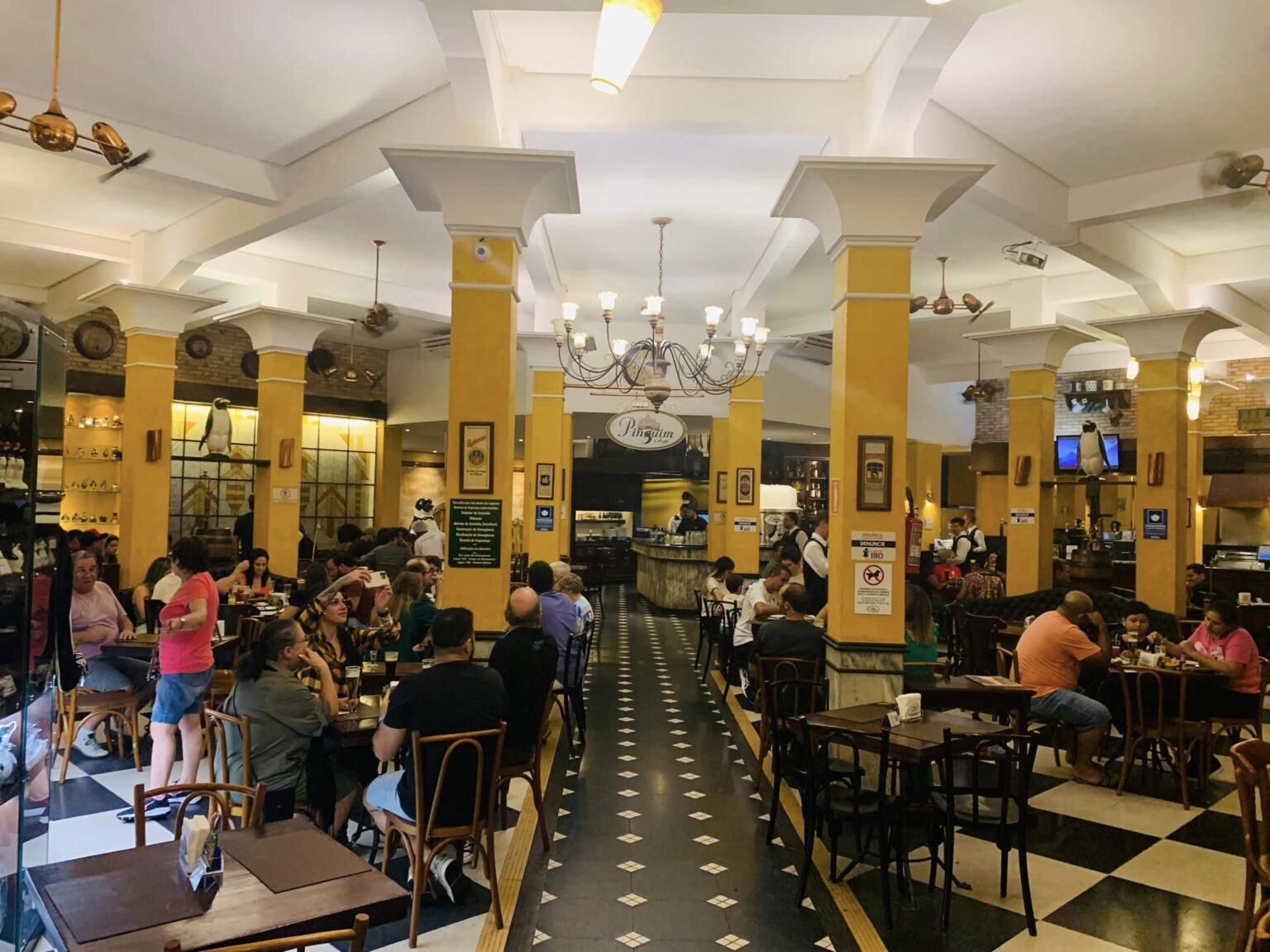 Conferindo a tradicional Choperia Pinguim de Ribeirão Preto - Viajante ...